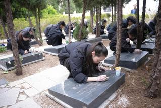 英国365集团：缅怀英烈...